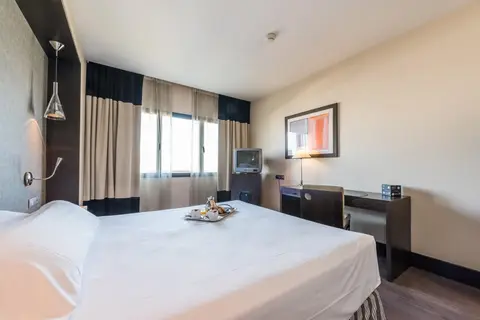 Hotel Mercader in Madrid — foto 27