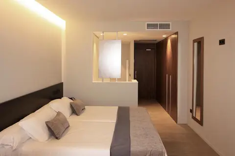Hotel Palas Raval De La Mar in Lladurs — foto 29