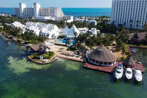 Sunset Marina Resort & Yacht Club in Cancùn — foto 9