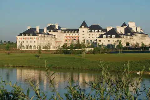 Vienna International Dream Castle in Magny-le-Hongre, foto 2