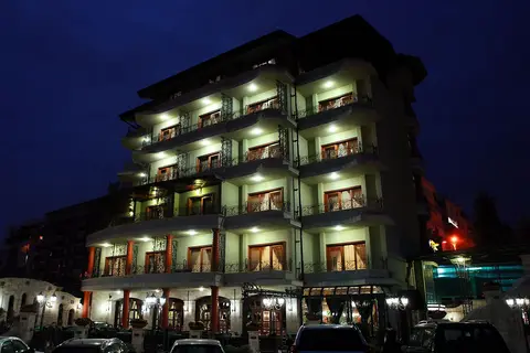 Dinasty Hotel in Tirana — foto 12