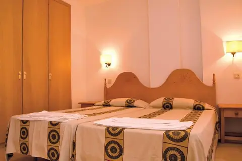 Apartaments Turistics Comte D'Empuries in Costa Brava — foto 3