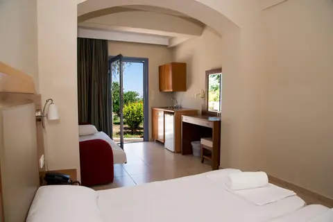 Hermes Hotel in Αντιμάχεια — foto 21