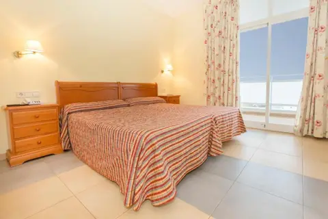 Hotel Tres Anclas in Gandia — foto 9