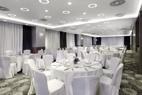 DoubleTree by Hilton Hotel Zagreb in Zagreb — foto 13