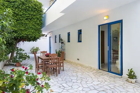 Blue Roses in Ιαλυσός — foto 6