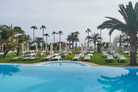 Sunrise Beach Hotel in Παραλίμνι — foto 11
