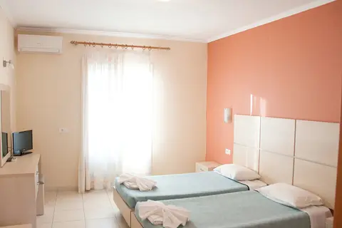 Adriolos in Λιαπάδες — foto 8
