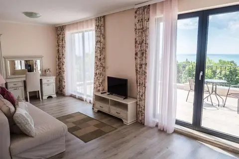 White Rock Castle Suite Hotel & Wellness Club in Baltsjik — foto 17