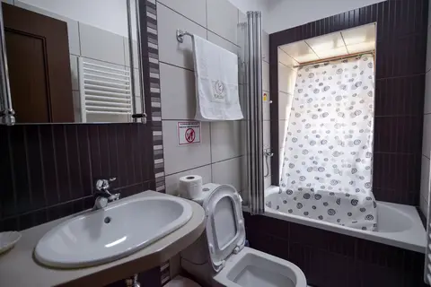 Hotel Kalemi 2 in Gjirokastra — foto 10