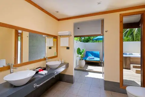 Canareef Resort Maldives in ހިތަދޫ — foto 18