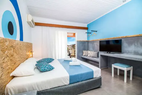Tinas Plus Hotel in Φαληράκι — foto 3