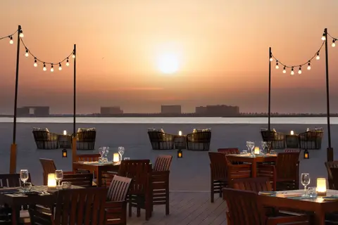 The Ritz-Carlton Ras Al Khaimah, Al Hamra Beach in Al jazeera heritage village — foto 3