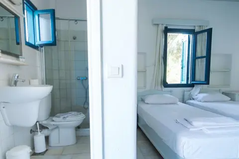 Far Out Village Hotel in Μυλοπότας — foto 9