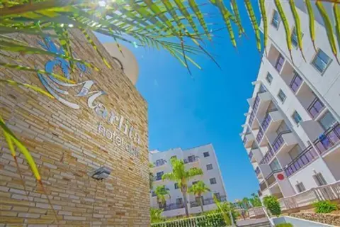Marlita Hotel Apartments in Παραλίμνι