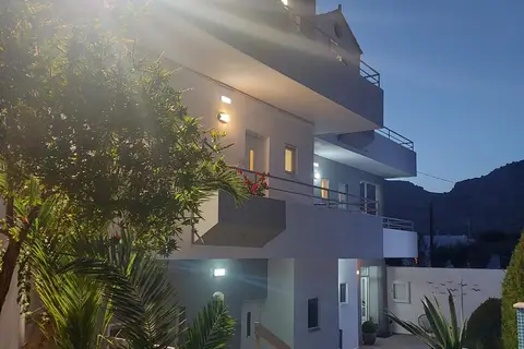 George Beach Studios & Villas in Πεύκοι — foto 12
