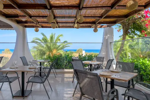 Nirvana Beach Hotel in Θεολόγος — foto 19