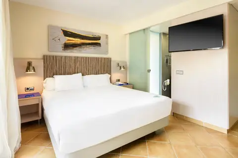 Occidental Menorca in Sant Lluís — foto 24