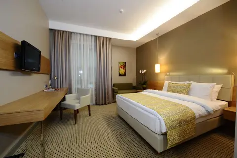 Ramada by Wyndham Podgorica in Podgorica — foto 2