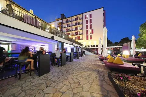 Hotel Adriatic in Biograd na Moru — foto 9