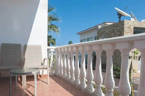 Marlita Hotel Apartments in Παραλίμνι — foto 22