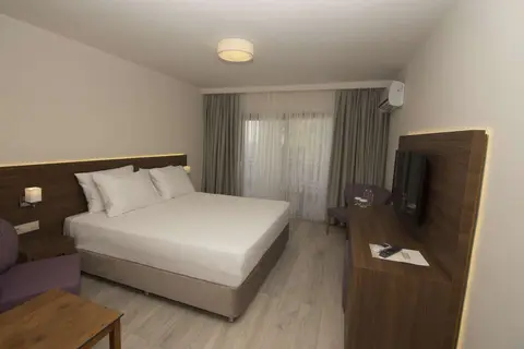 Altamare Hotel in Kuşadası — foto 4