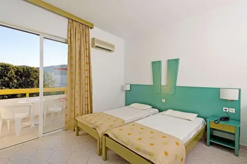 Trianta in Ιαλυσός — foto 11