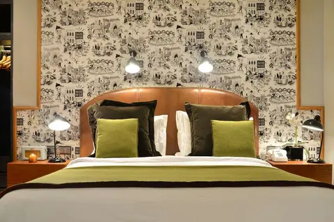 Brown's Central Hotel in Almada