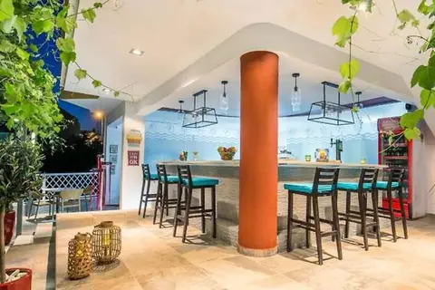 Thalassies Nouveau in Λιμενάρια — foto 14
