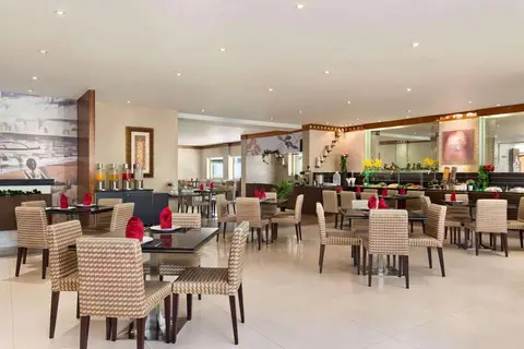 Howard Johnson Plaza By Wyndham Dubai in ديرة — foto 28