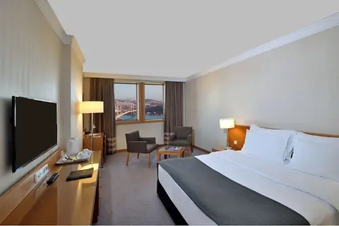 Mövenpick Hotel Istanbul Bosphorus in Fatih