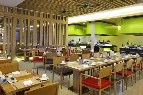 Holiday Inn Resort Phuket Mai Khao Beach in ศรีสุนทร — foto 6