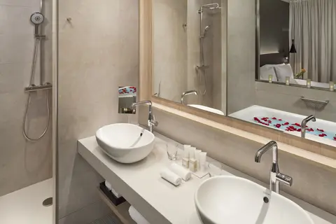 Meliá Barcelona Sky in Barcelona — foto 17