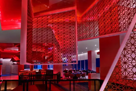 V Hotel Dubai Curio Collection by Hilton in دبي — foto 6