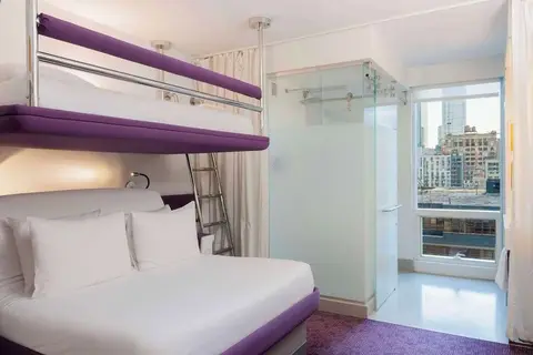 Yotel New York Times Square in New York — foto 15