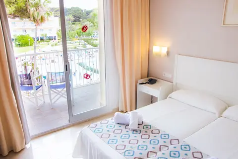 Club Hotel Aguamarina in es Mercadal — foto 22