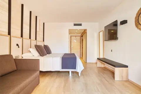 Invisa Hotel Club Cala Verde in Santa Eulària des Riu, foto 13