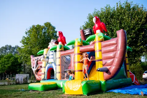 Camping De Thoissey in Saint-Didier-sur-Chalaronne — foto 6