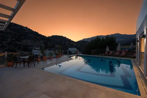 Petra Hotel in Αγία Γαλήνη — foto 4