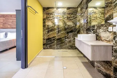 Bamboo Suites in Ιαλυσός — foto 19
