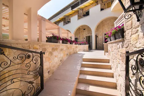 Neikos Mediterraneo Luxury Suites in Pallini Municipal Unit, foto 19