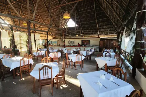 Paradise Beach Resort in Chwaka — foto 4