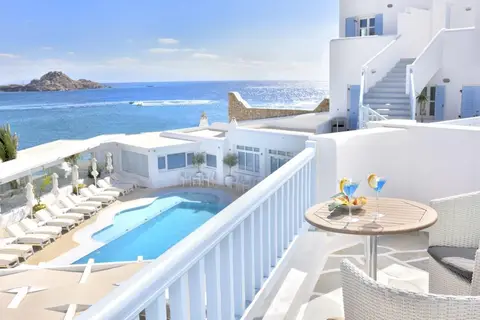 Petinos Beach Hotel in Πλατύς Γιαλός — foto 12