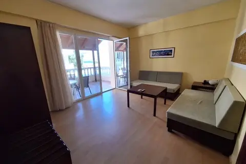 Perla Beach in Agia Marina — foto 11