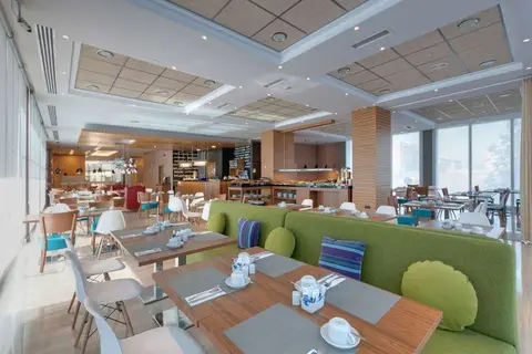 Hotel Madrid Chamartin in Madrid — foto 14