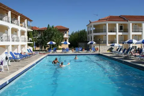 Village Inn Studios & Appartementen in Laganas Municipal Unit, foto 4