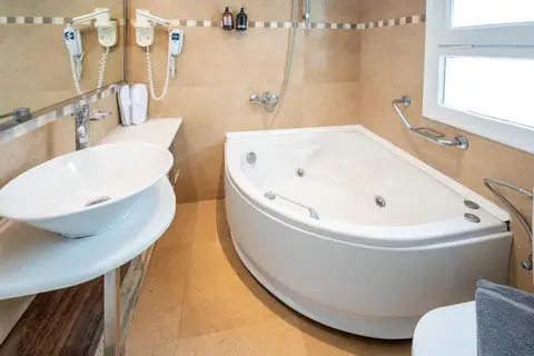 Smy Santorini Suites & Villas in Pyrgos — foto 29