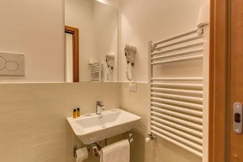 Top Floor Colosseo Guesthouse in Rome — foto 21
