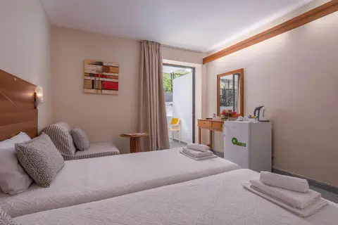 Dionysos Hotel & Suites in Δημοτική Ενότητα Παλλήνης — foto 28