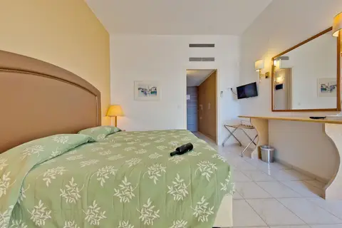 Palmariva Beach Hotel in Αμάρυνθος — foto 21